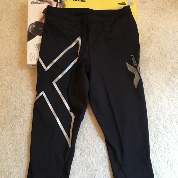 2XU 3/4 compression Running pants size S - Picture 1 of 4